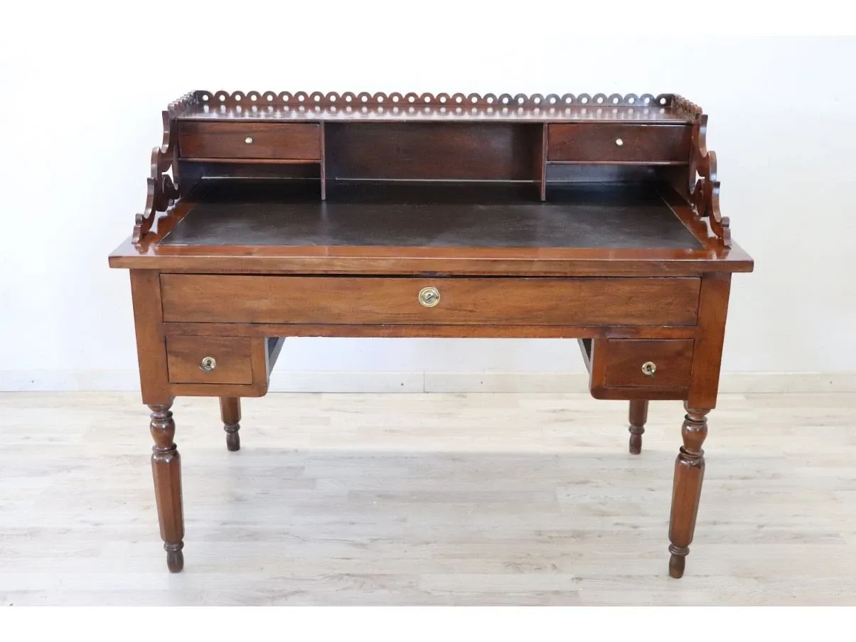 Scrivania vintage in legno di noce ('800),  1