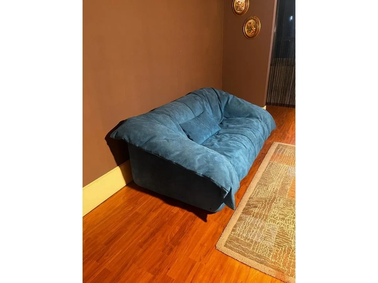 Divano in alcantara blu, Ligne Roset 2