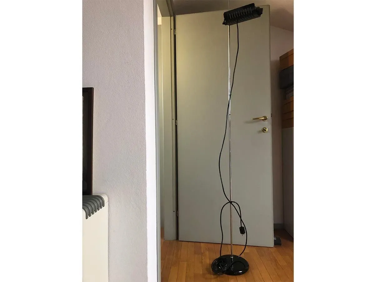 Lampada da terra di Joe Colombo regolabile, Oluce 1