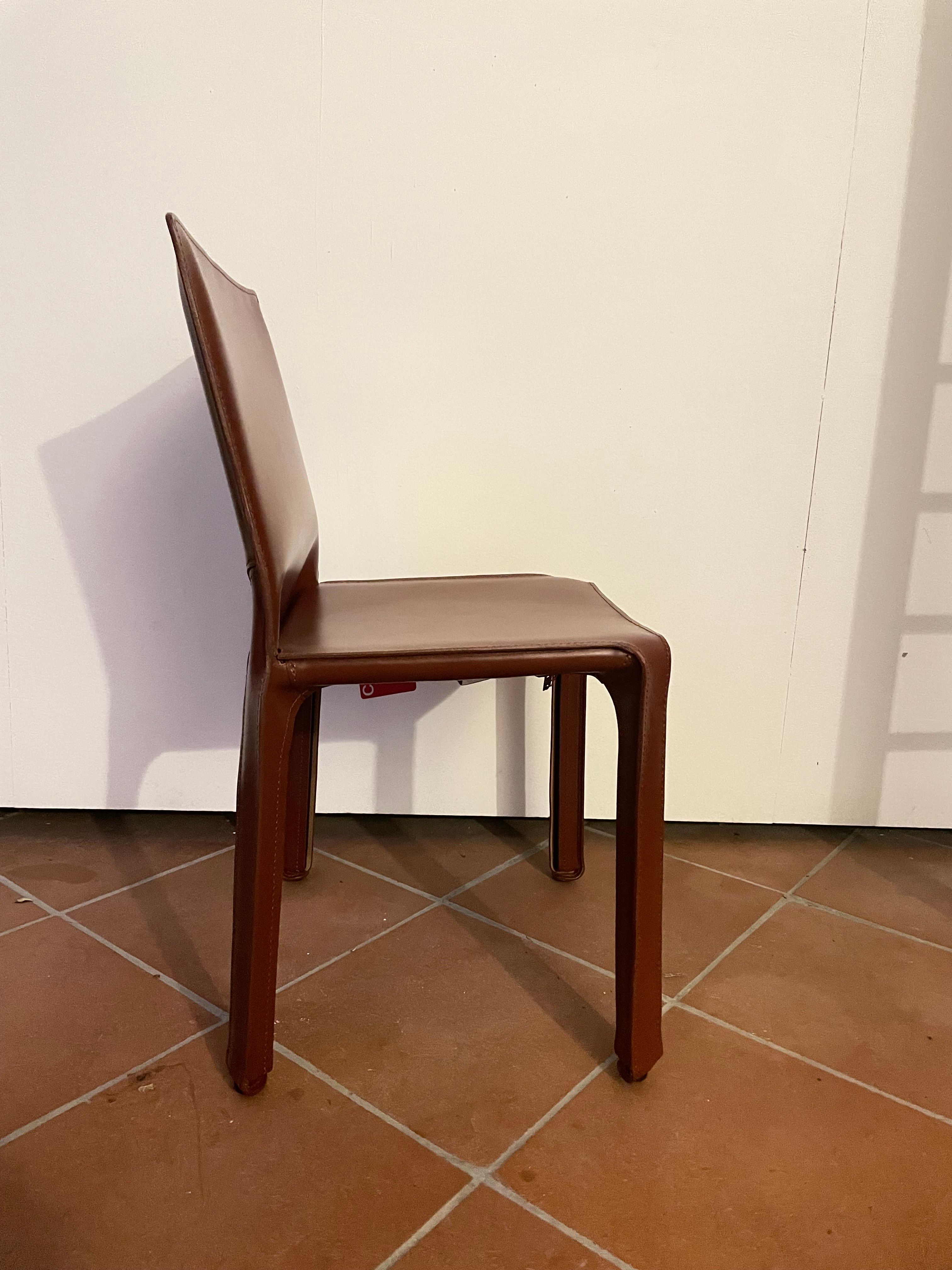 CAB 412 Leather Chair by Mario Bellini Side