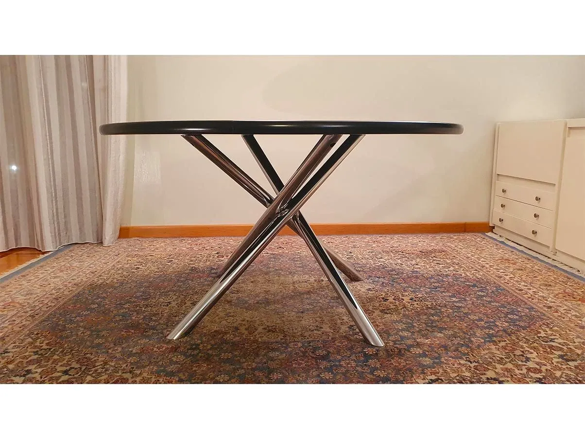 Tavolo rotondo Nodo con piano in legno laccato (nero), 1