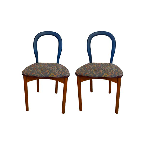 Set 2 sedie in legno di noce imbottite (azzurro), Cassina image