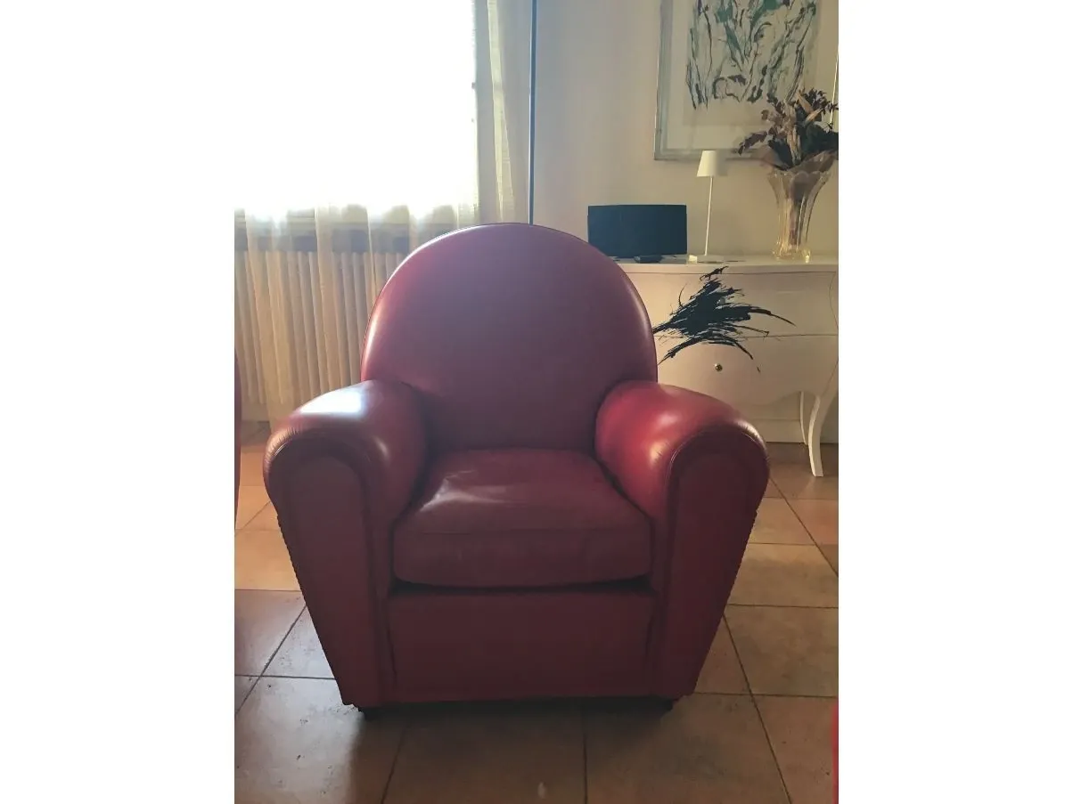 Vanity armchair in numbered vintage red leather, Poltrona Frau image