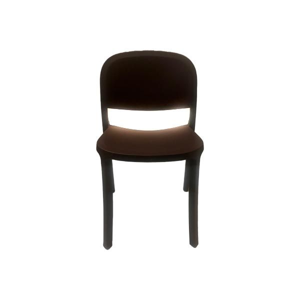 Sedia impilabile marrone, Emeco image