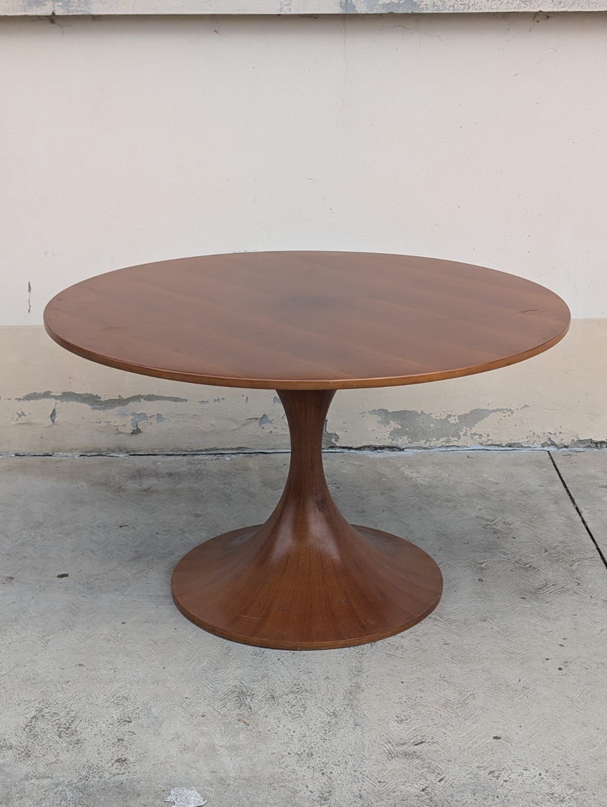 Clessidra round table by Luigi Massoni (50s) Front