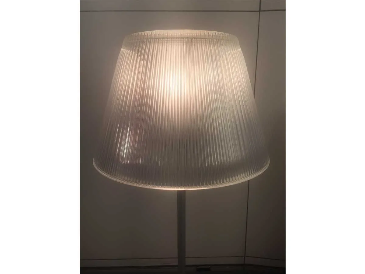 Romeo Moon Table 1, Flos 4