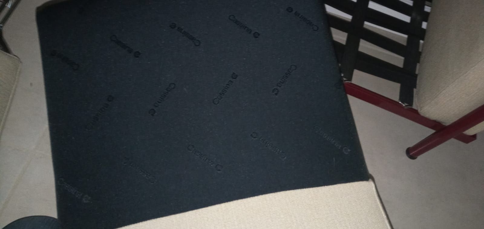 Poltrona Lc2 vintage in metallo e tessuto 9