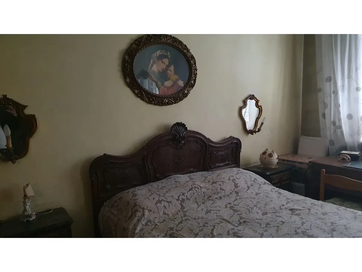 Letto matrimoniale vintage in legno ('900), 1