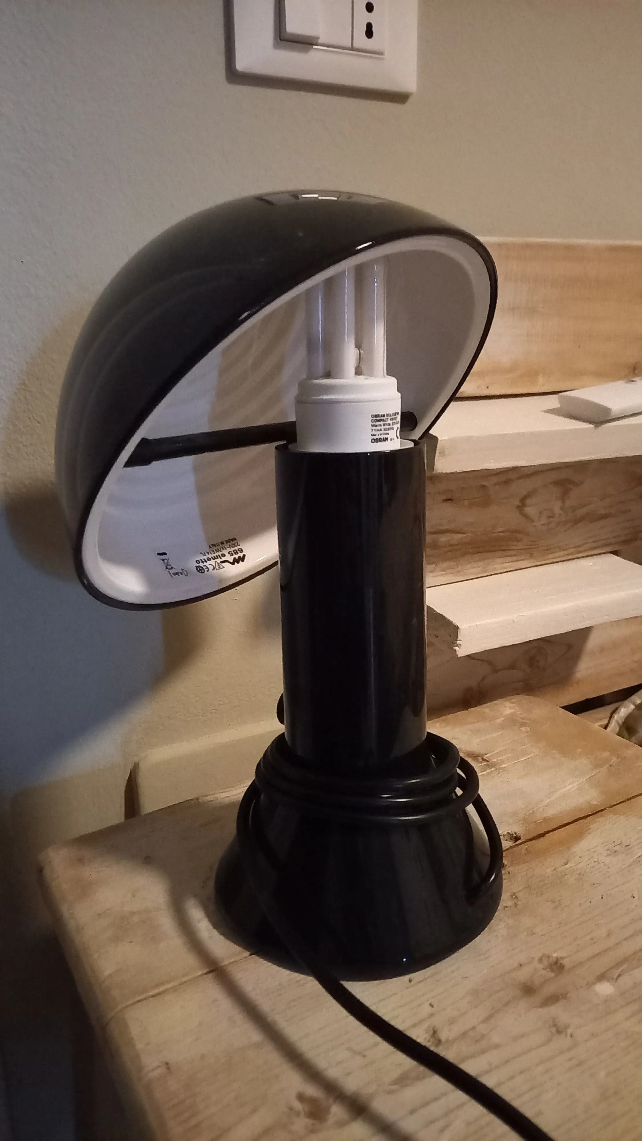 Vintage Elmetto lamp (1970s), Martinelli luce 3