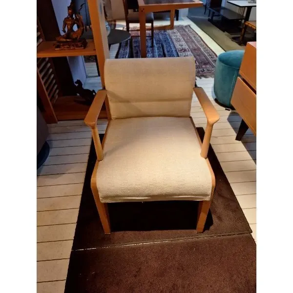 Liba armchair in white fabric, Giorgetti 1