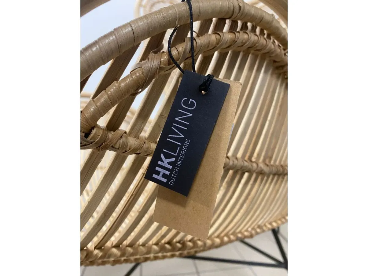 Egg chair in woven rattan 1