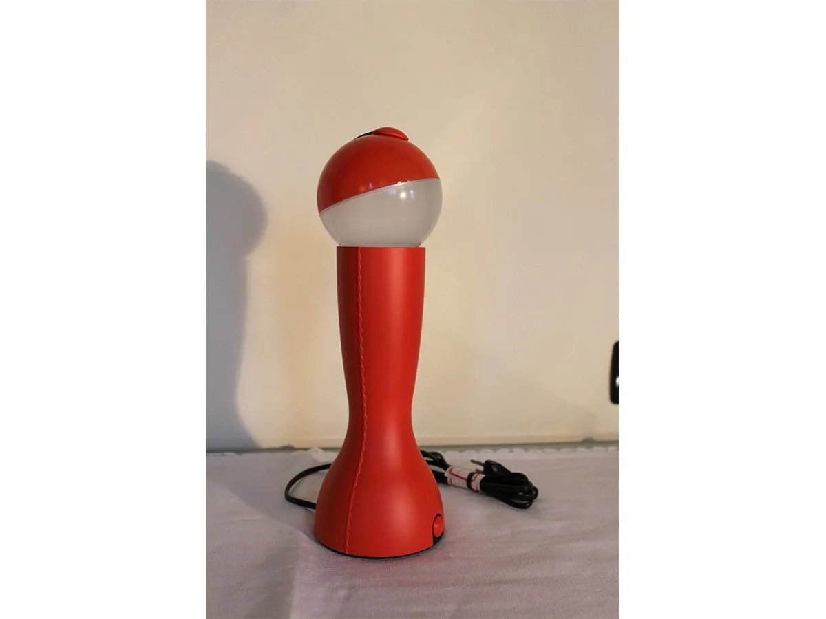 Lampada da tavolo Gilda rosso, Artemide 3