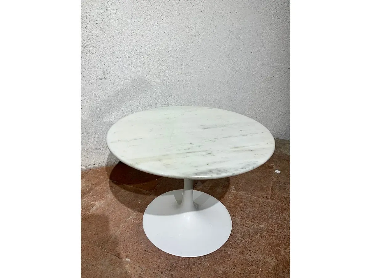 Tavolino Tulip di Eero Saarinen 3