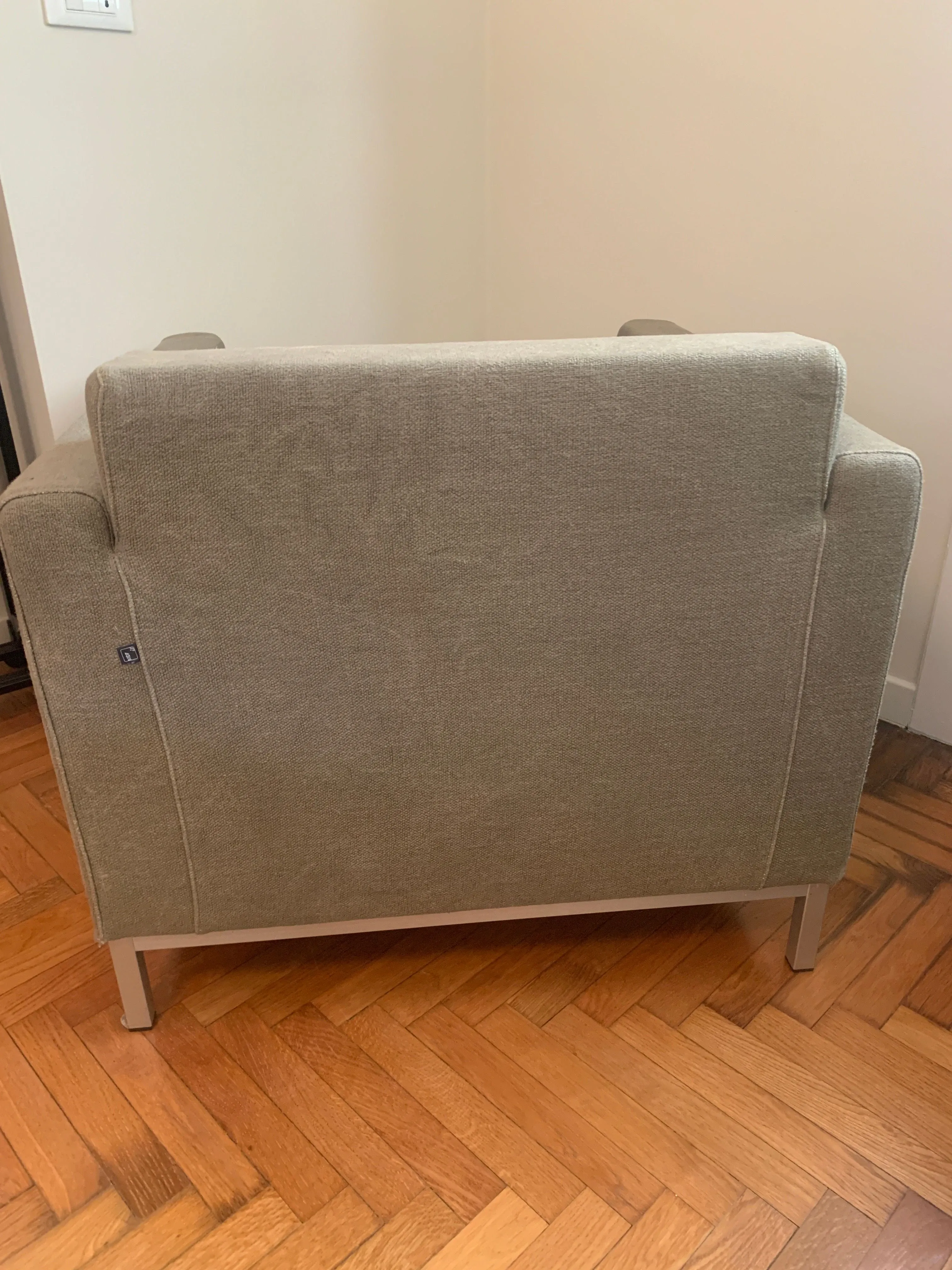 Pad armchair in solid wood, MDF Italia 4
