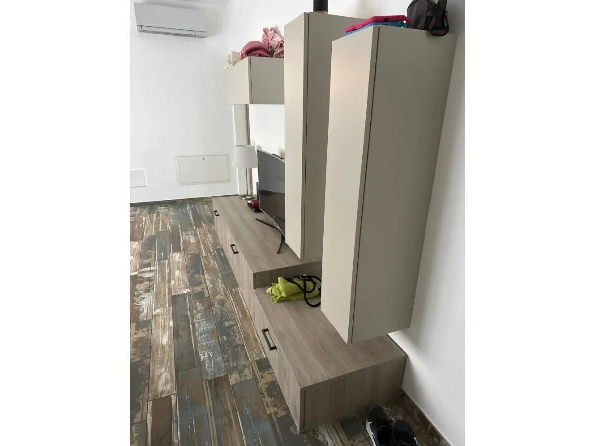 Parete attrezzata grigio, Snadeiro 3
