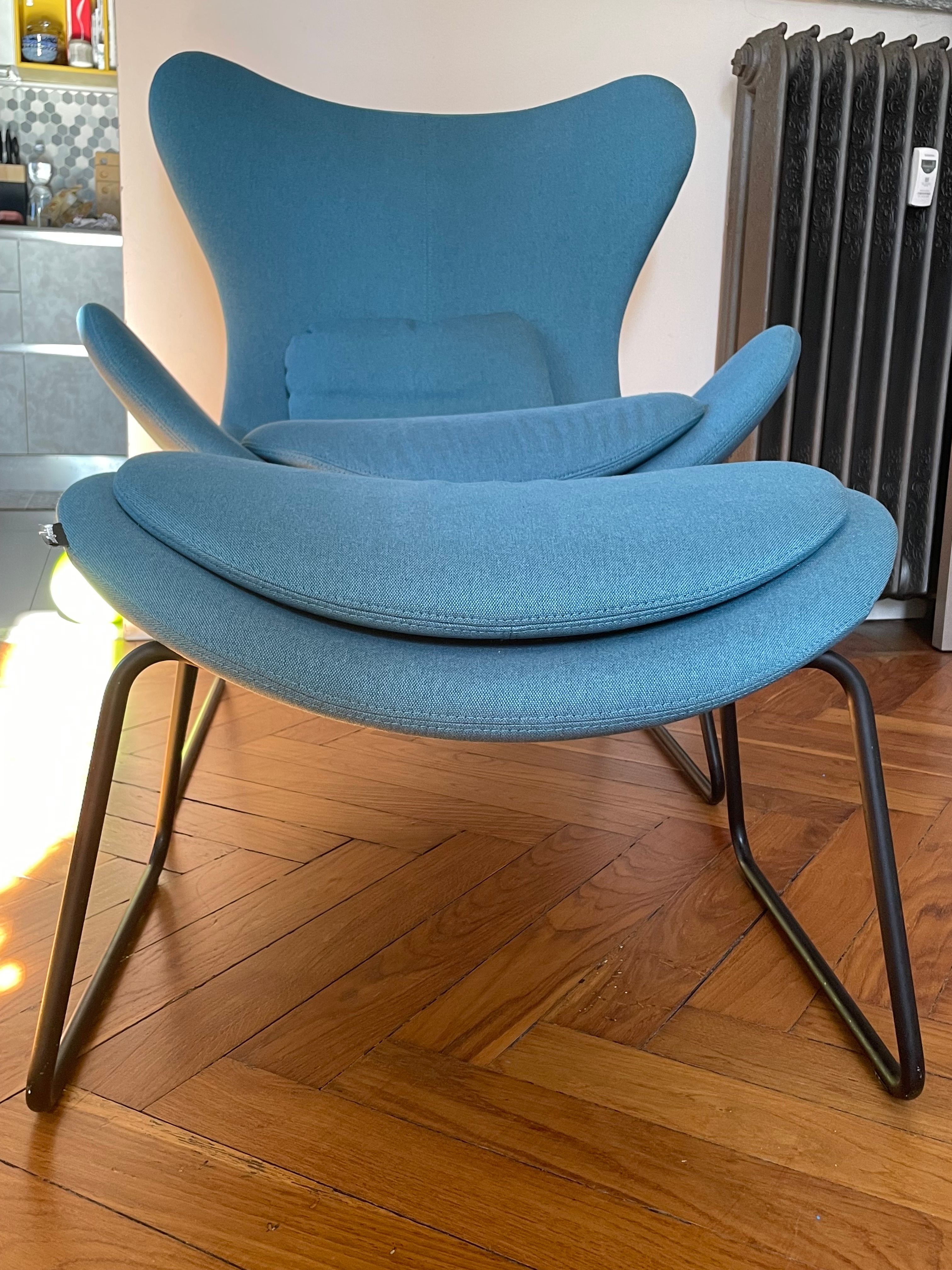 Poltrona con pouf Lazy di Michele Menescardi Main