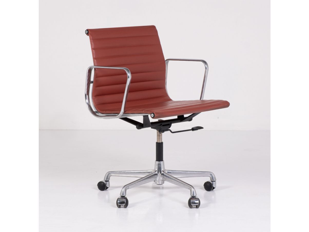 Sedia ufficio EA 117 – Charles & Ray Eames per ICF Front