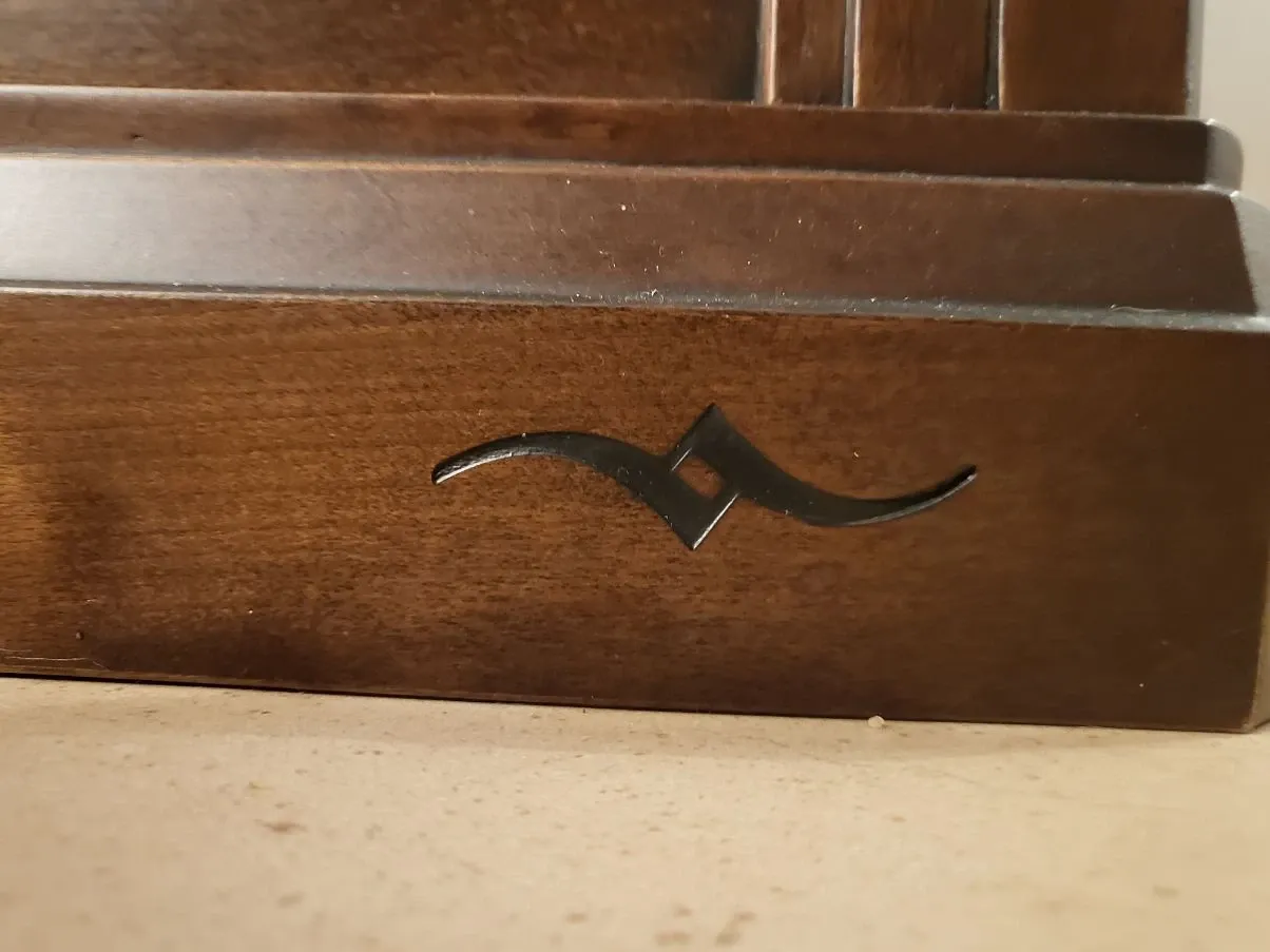 Credenza in legno di noce con vetrina, Accademia del Mobile 1