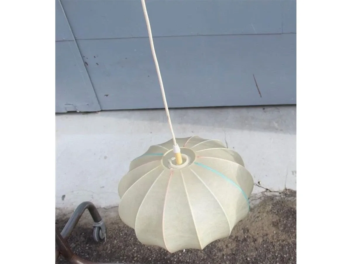 Lampada a sospensione vintage in resina cocoon (anni '60) 3