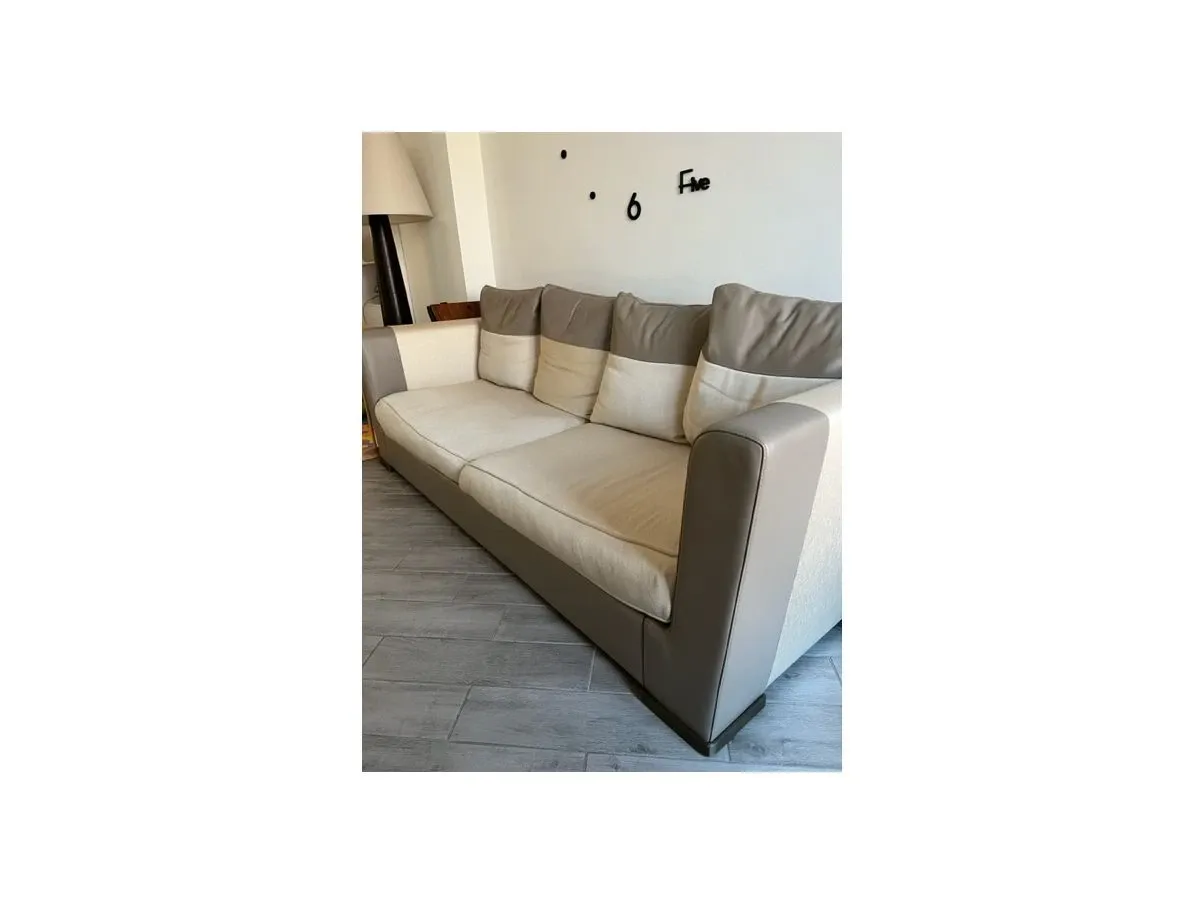 3-Sitzer Sofa Dolcevita aus taupefarbenem Leder 3