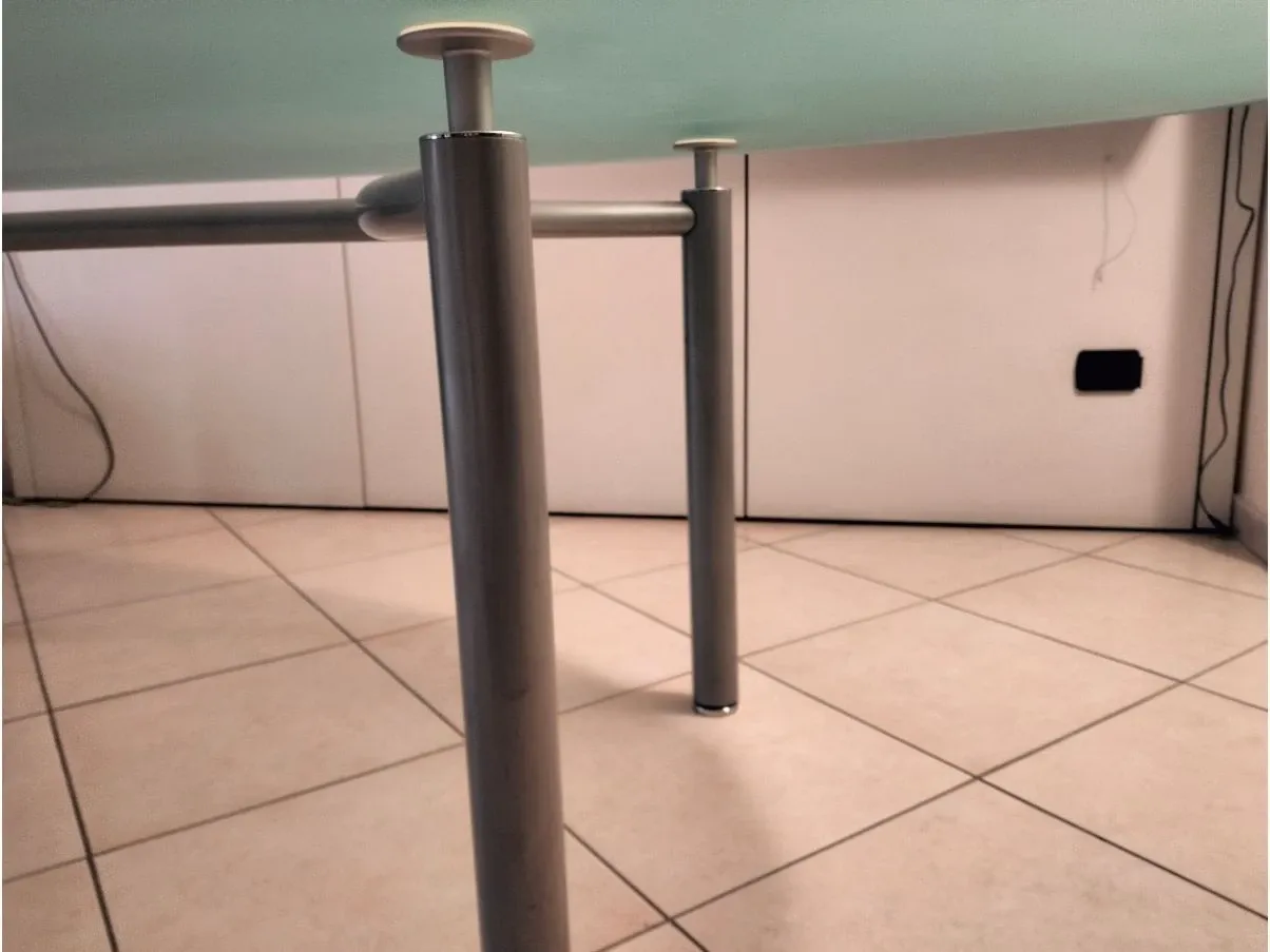 Tavolo ovale Meta in vetro satinato, Fantoni  3