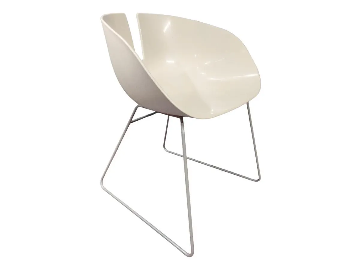 Set of 4 white Fjord H chairs, Moroso image