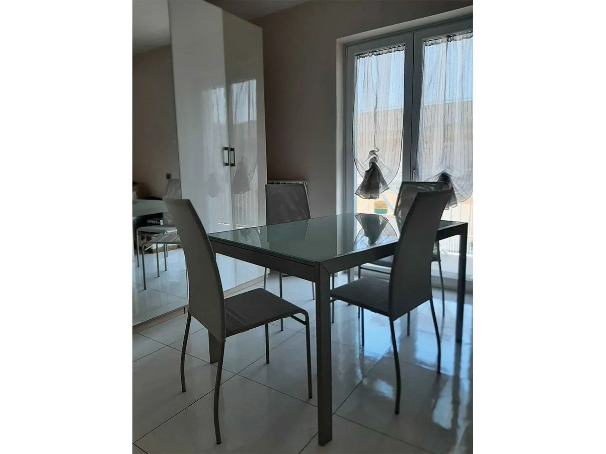 Set tavolo allungabile e 4 sedie schienale alto, Calligaris 7
