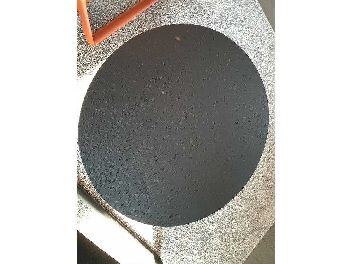Tavolino ovale Dizzie in legno rovere MDF (nero), Arper 1