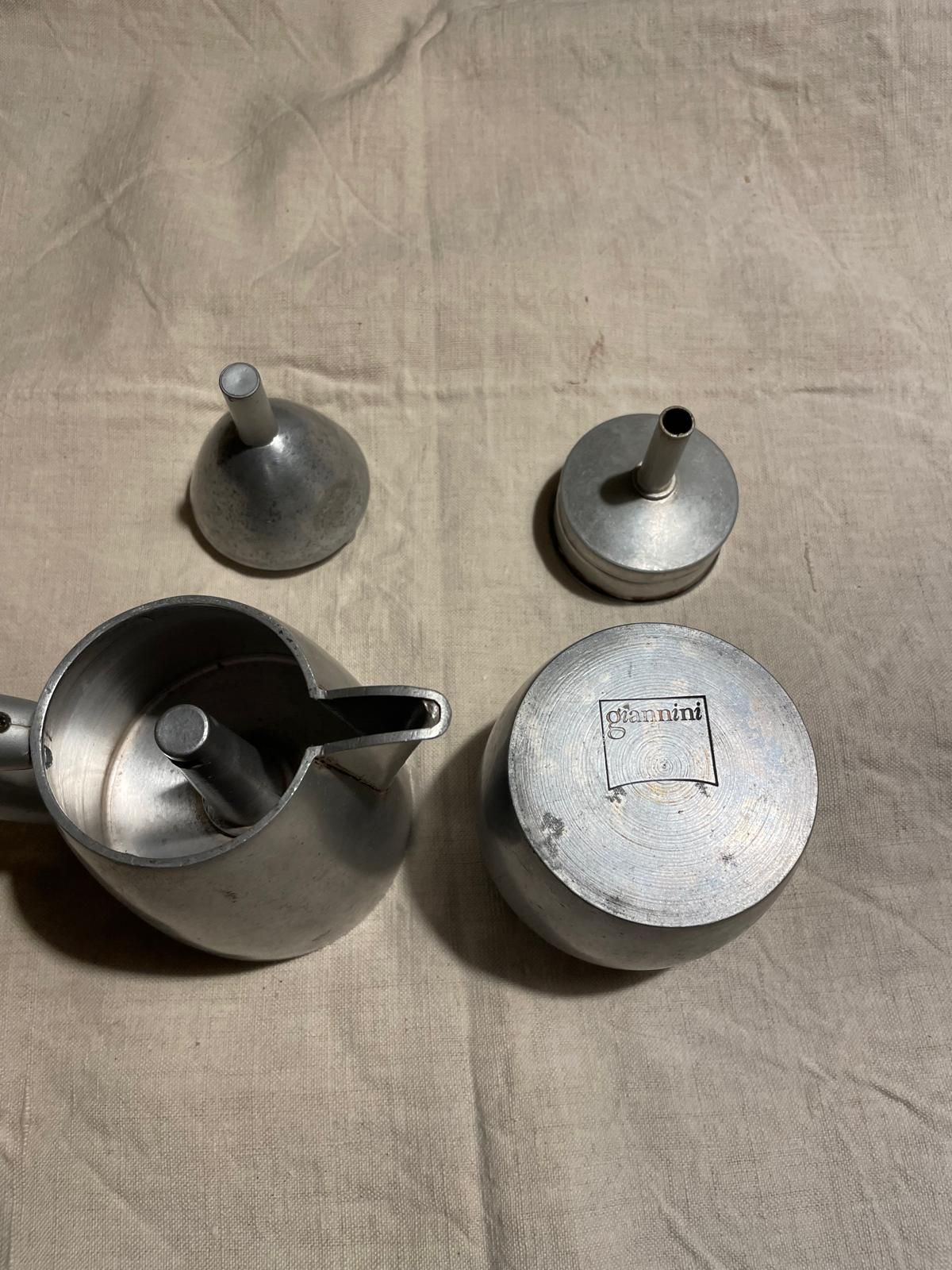 Caffettiera in acciaio di Carlo Giannini (anni '60), Giannini Details