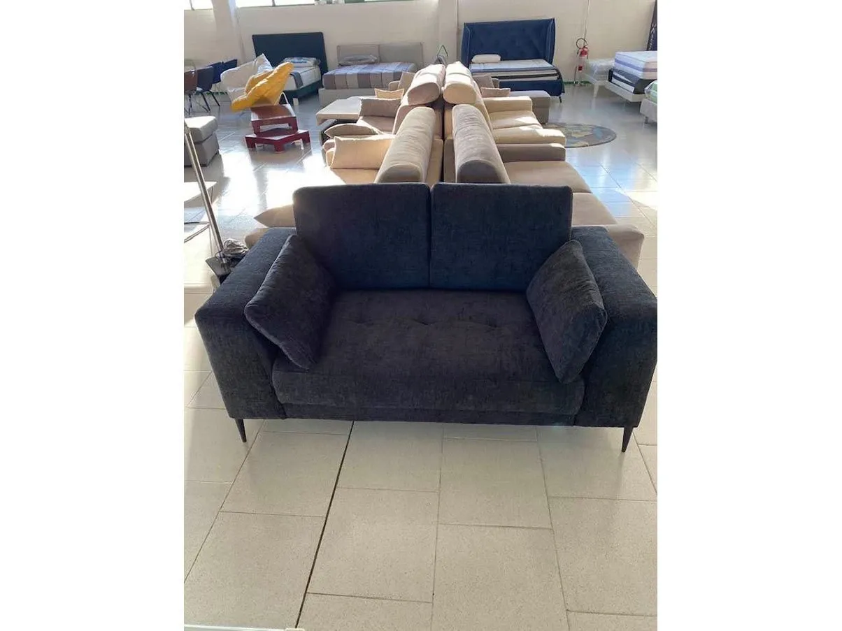 2-Sitzer Wartezimmer Sofa mit Armlehnen aus Stoff (schwarz) 1