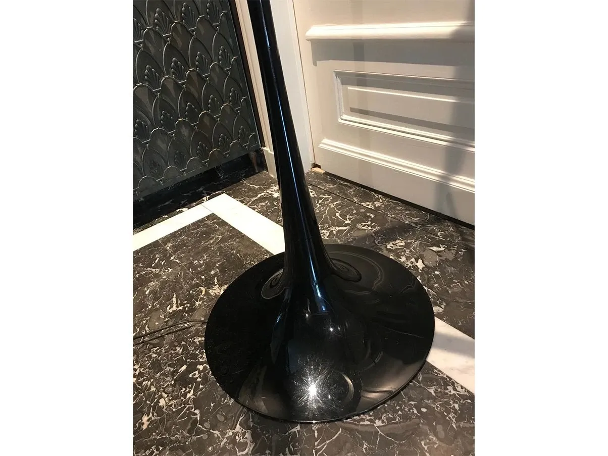 Spun floor lamp in polished metal (black) 2