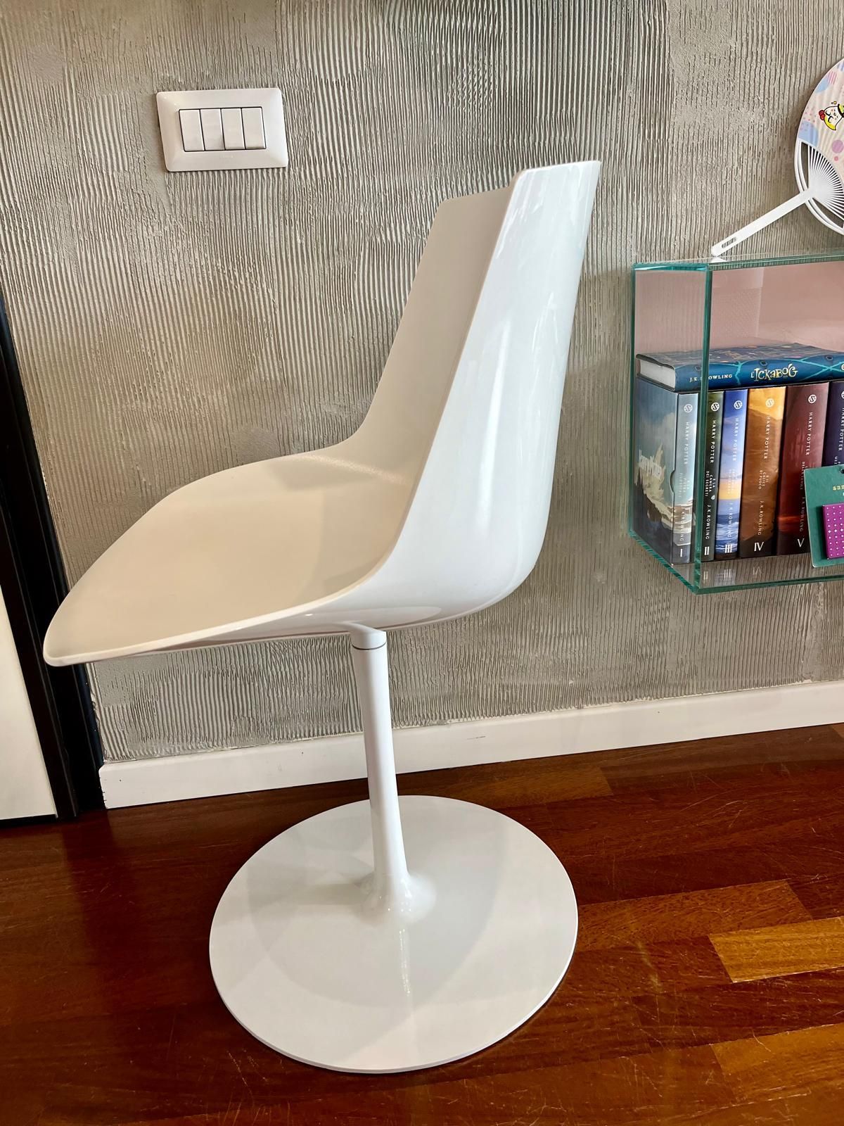 Flow white swivel chair by Jean Marie Massaud, MDF Italia Side