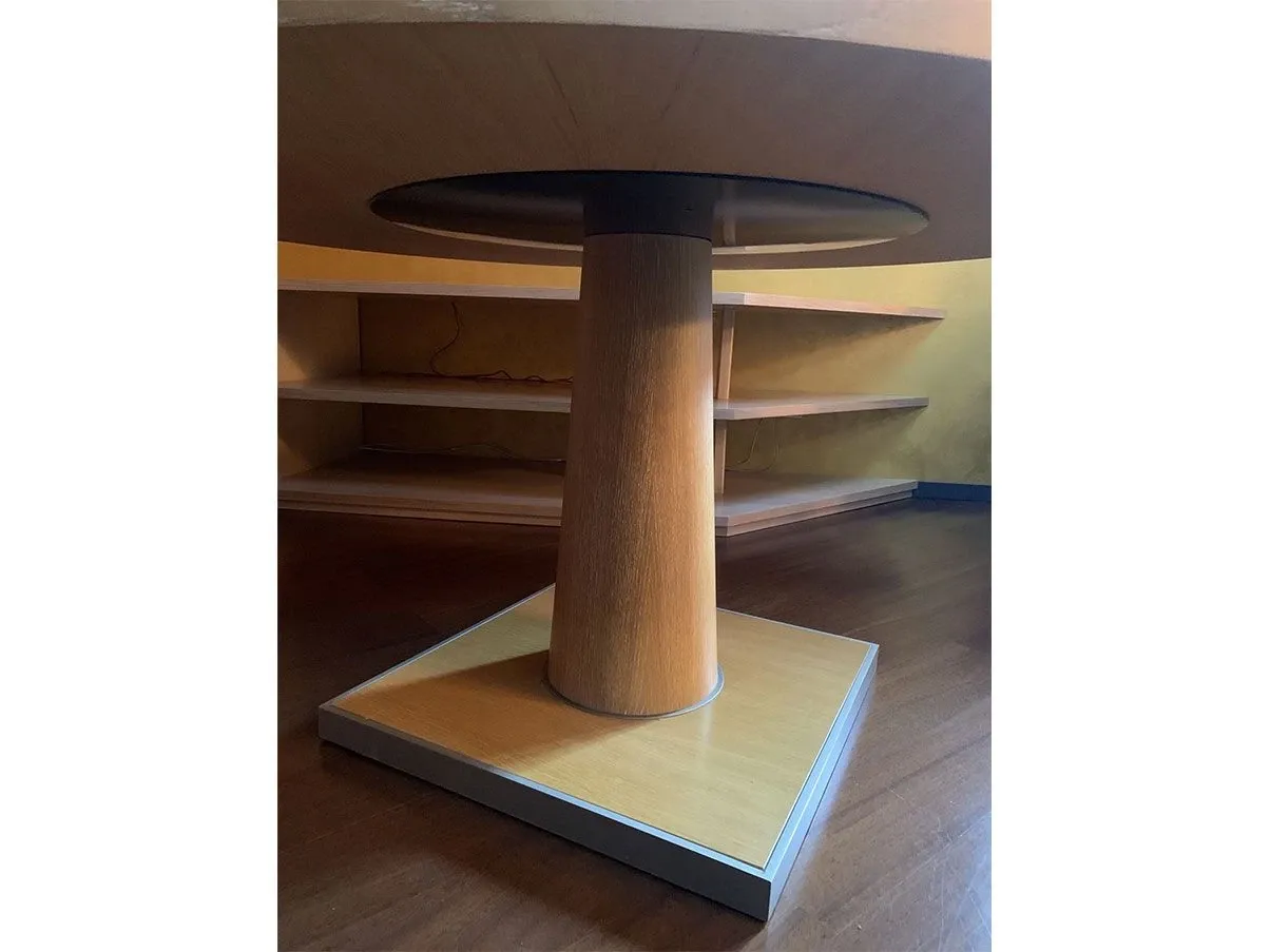 Apta round table in brushed oak wood 5