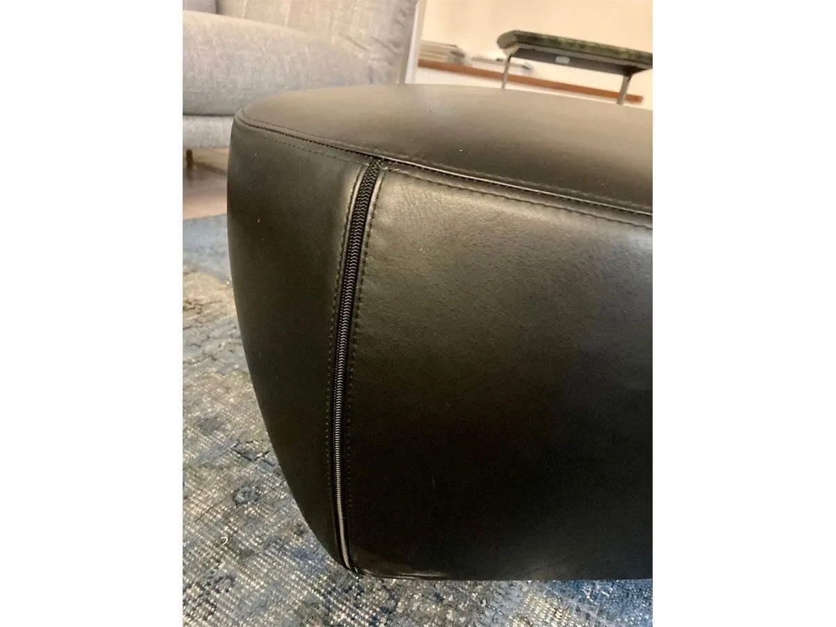 Capri footrest pouf in leather with stitching (black), Minotti 5