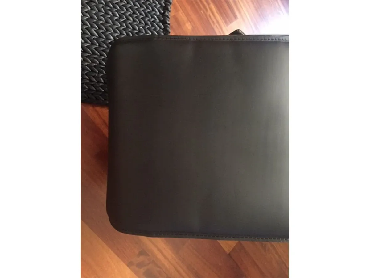 LC4 (cuoio), Cassina 6