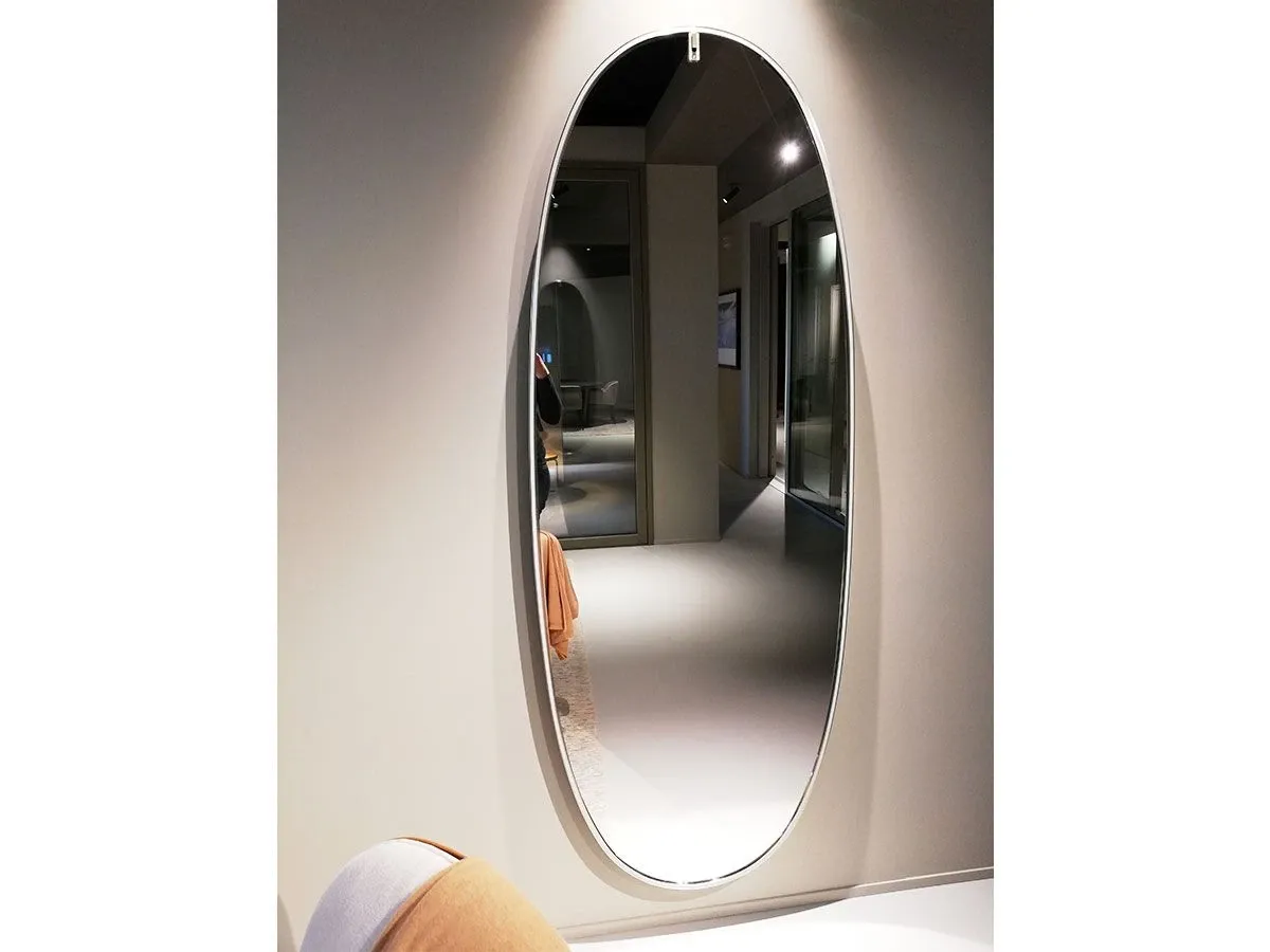 Specchio ovale La plus Belle con luce integrata, Flos 