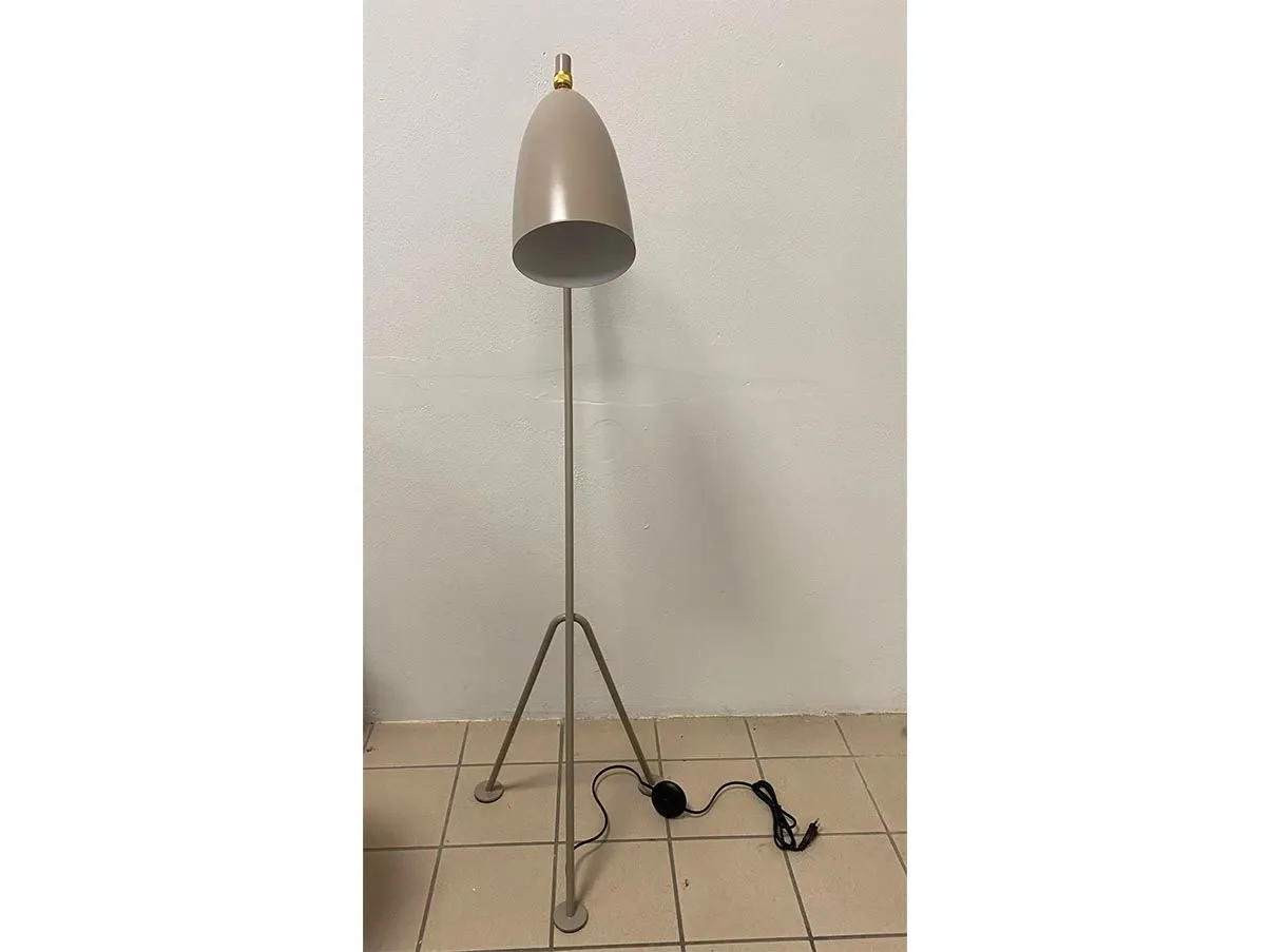 Stehlampe Grossman Kollektion Gräshoppa aus Aluminium 3