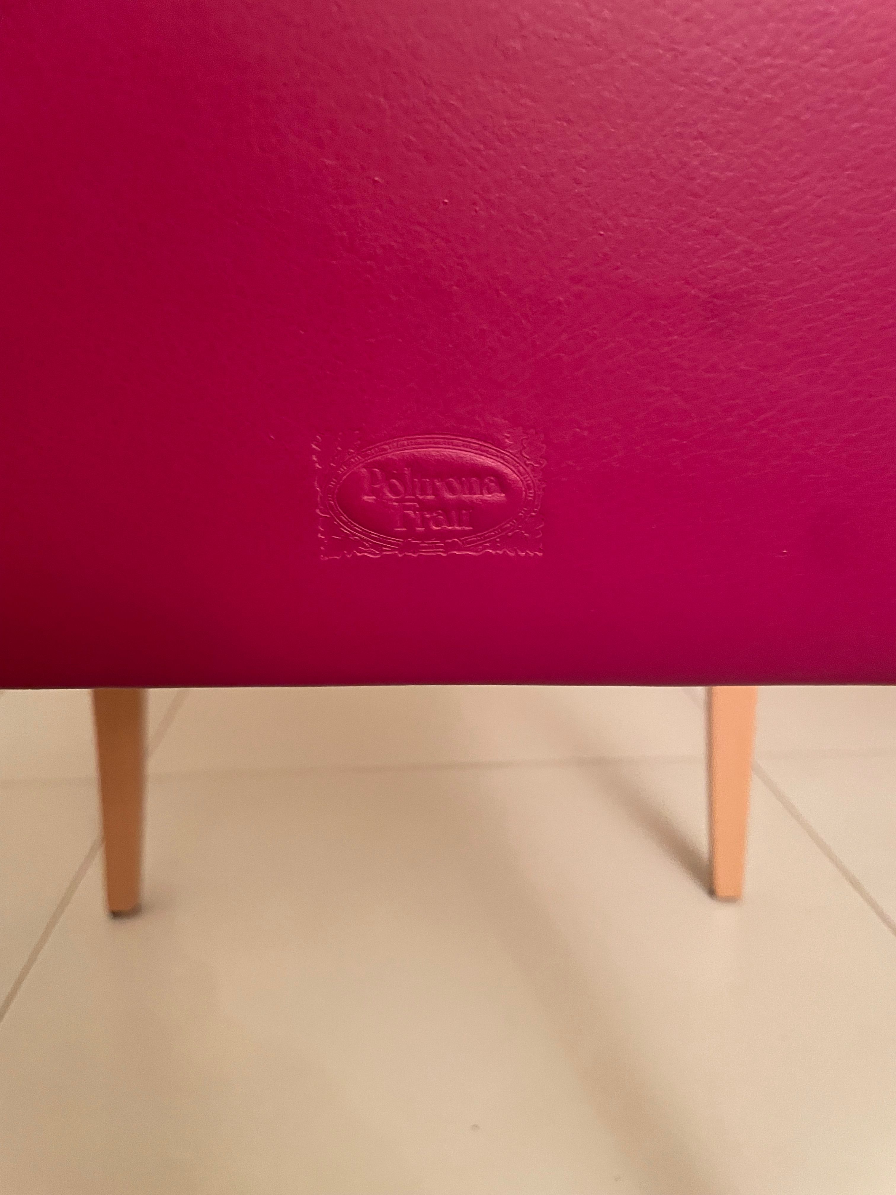 Stuhl Vittoria aus Leder in Weinrot und naturbelassenem Buchenholz Brand