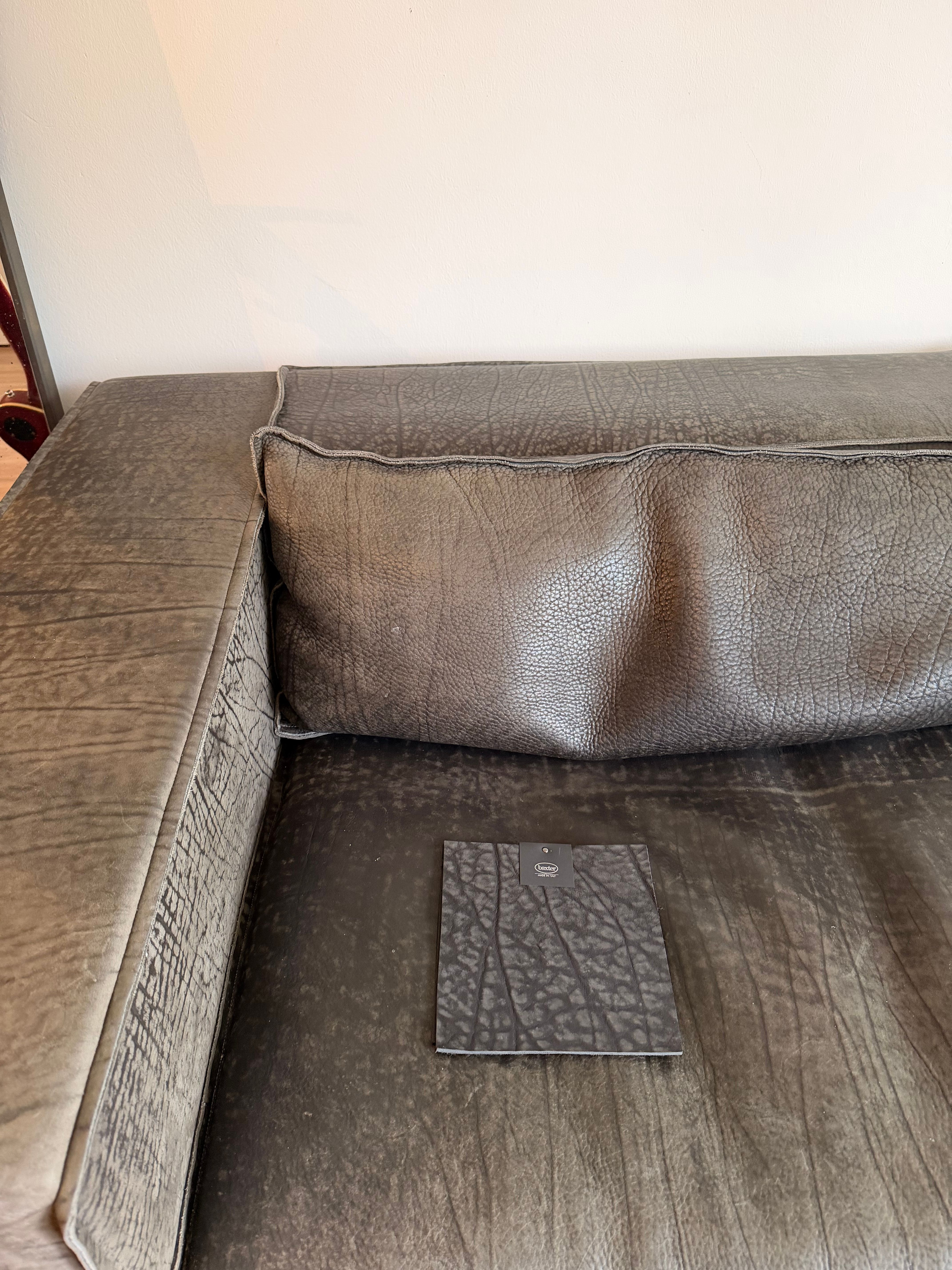 "2-zitsbank Budapest Air van Paola Navone" Defects