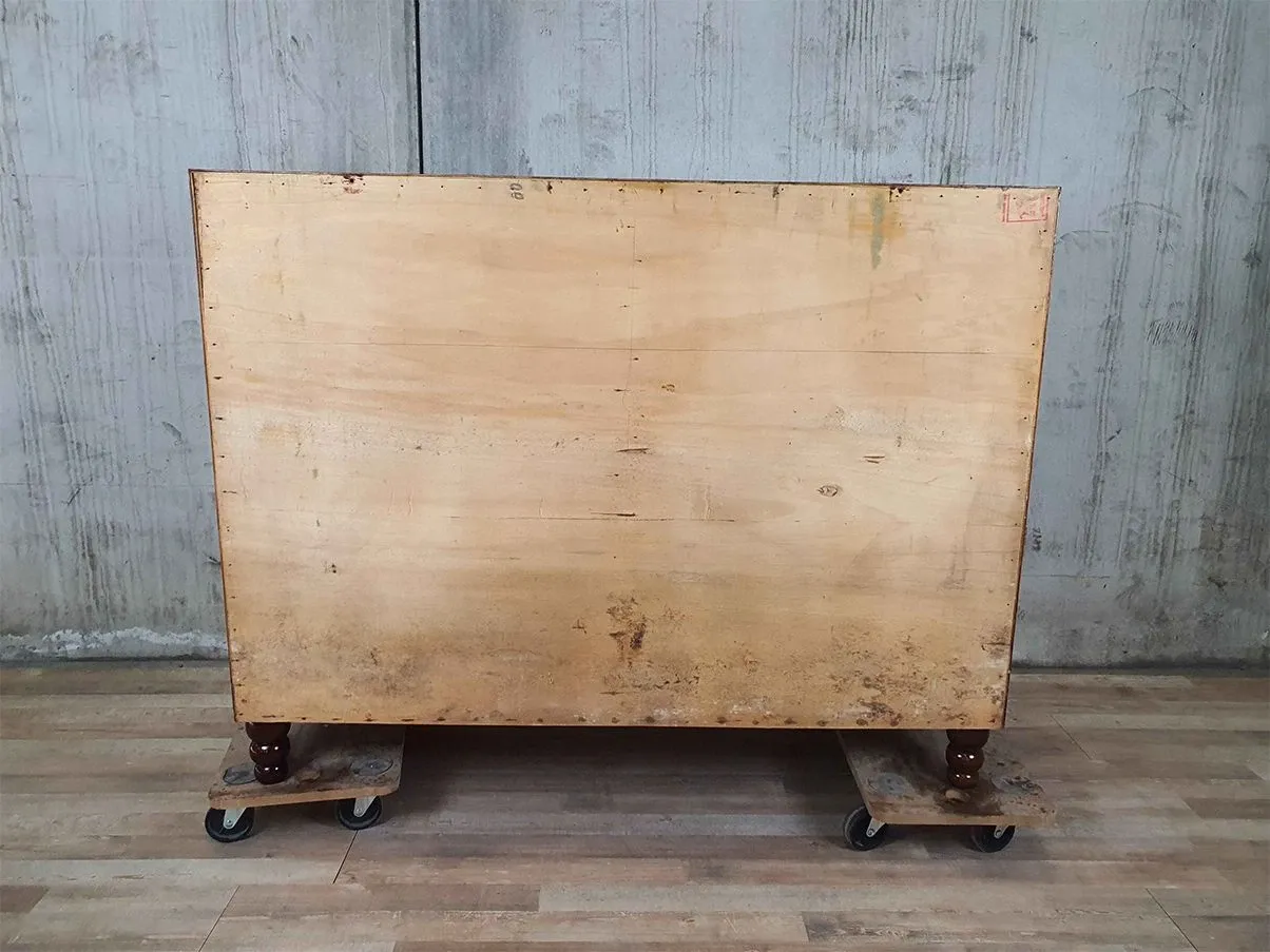 Comò vintage Art Decò con cassetti e maniglie in ottone 9