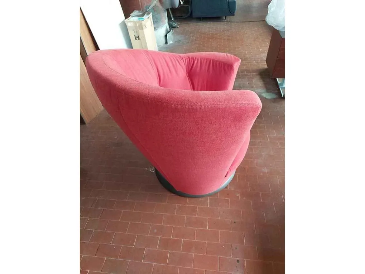 Poltrona girevole Arabella in tessuto (rosso), Giorgetti 1
