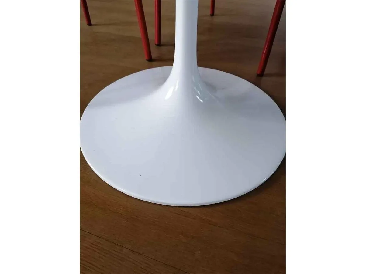 Tavolo Tulip rotondo con piano in laminato (bianco) 5