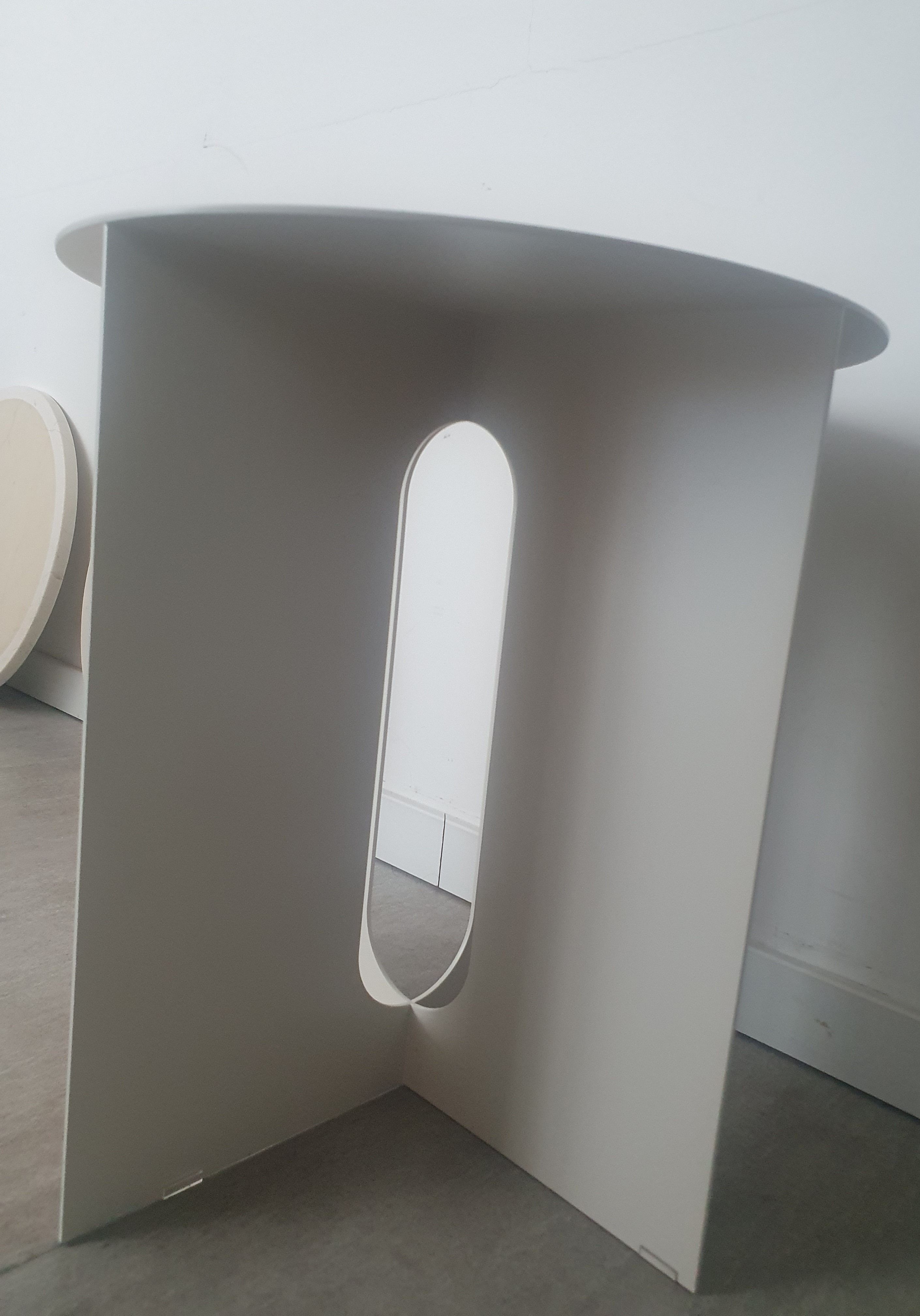 Paar Androgyne Couchtische von Danielle Siggerud Side