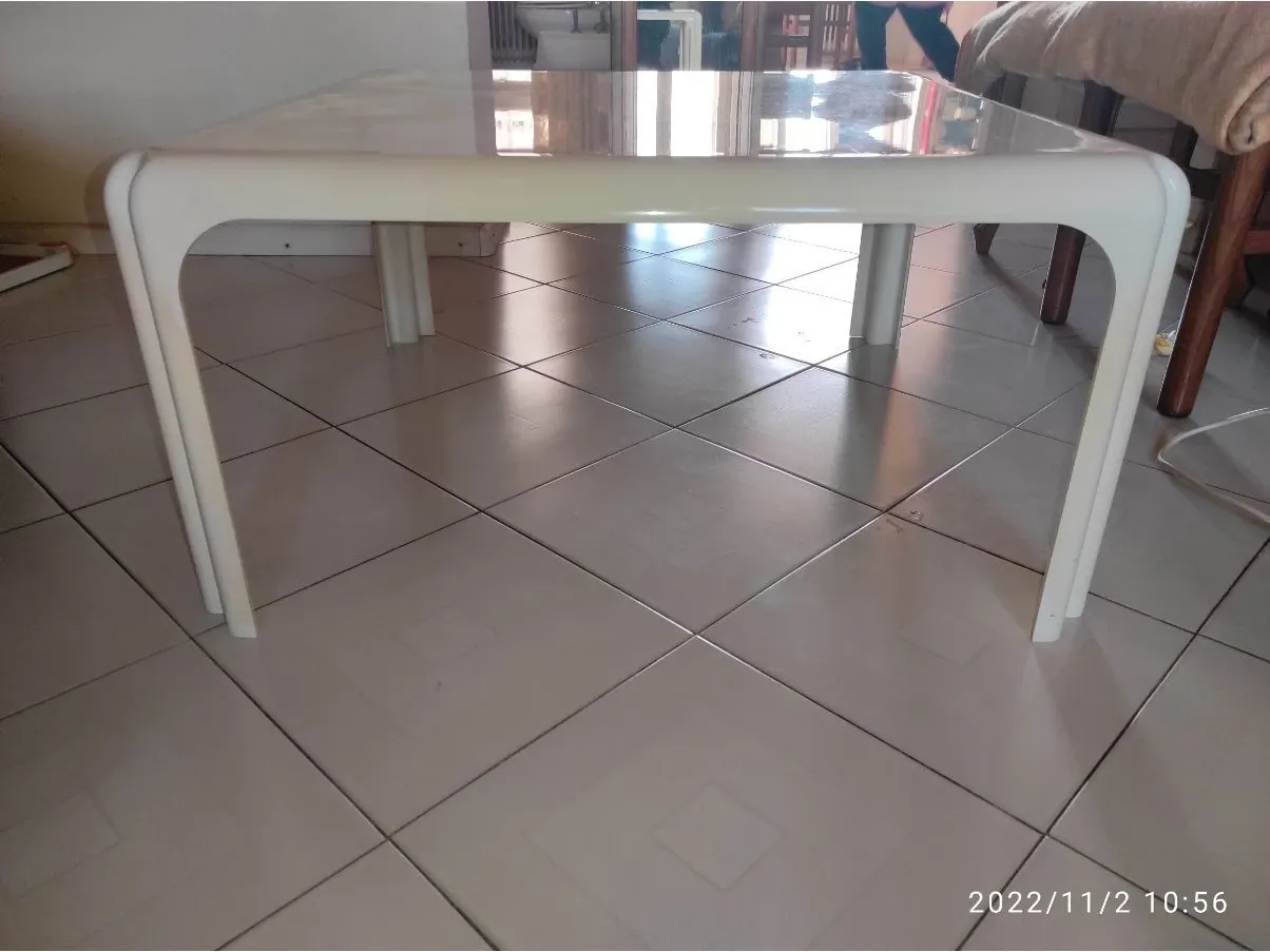 White vintage coffee table (1980s), Artemide 2
