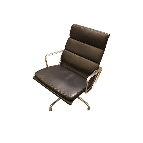 Image of Poltrona da ufficio Soft Pad EA216 in pelle (nero), Vitra