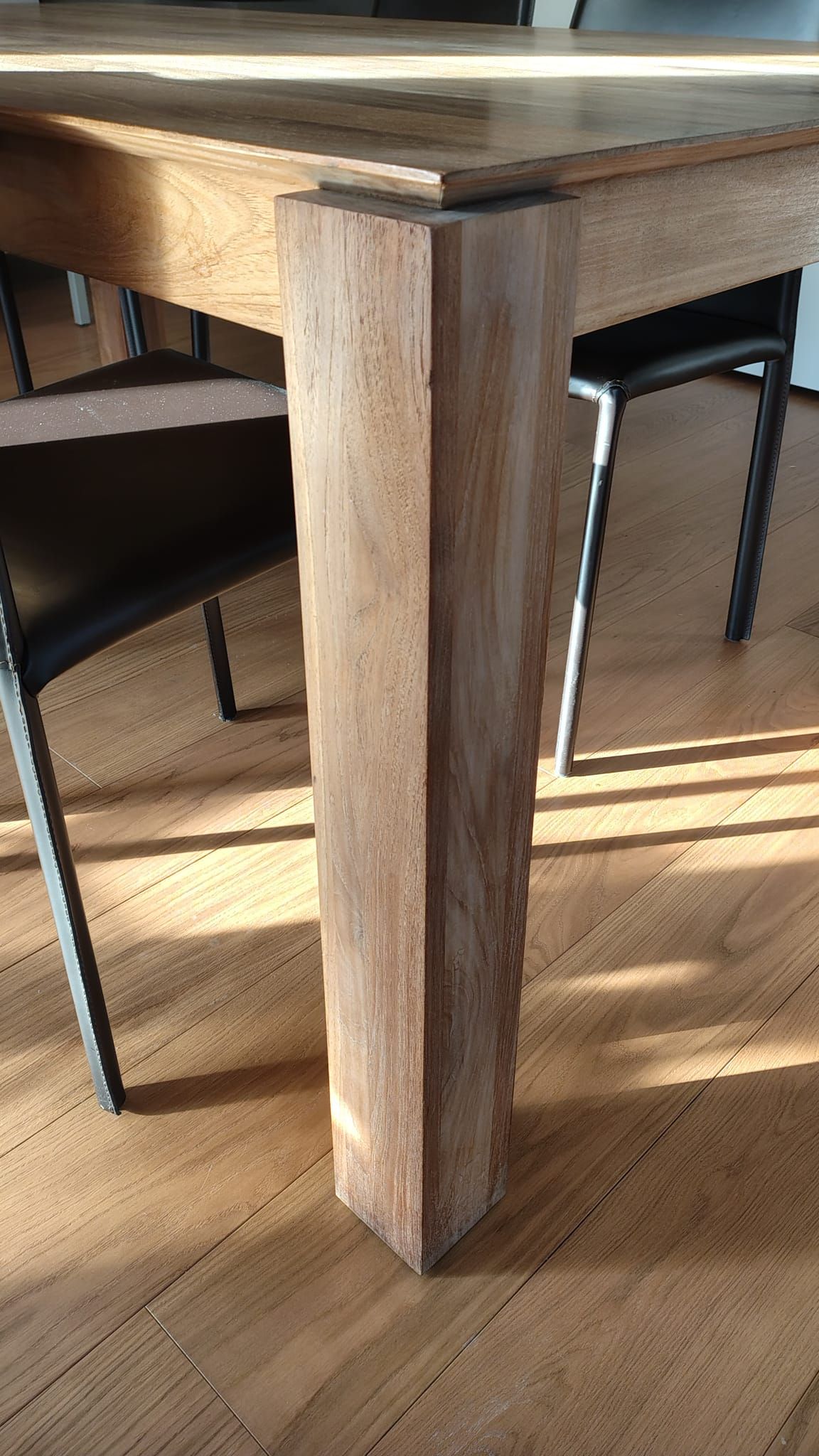 Slice extendable teak table 9