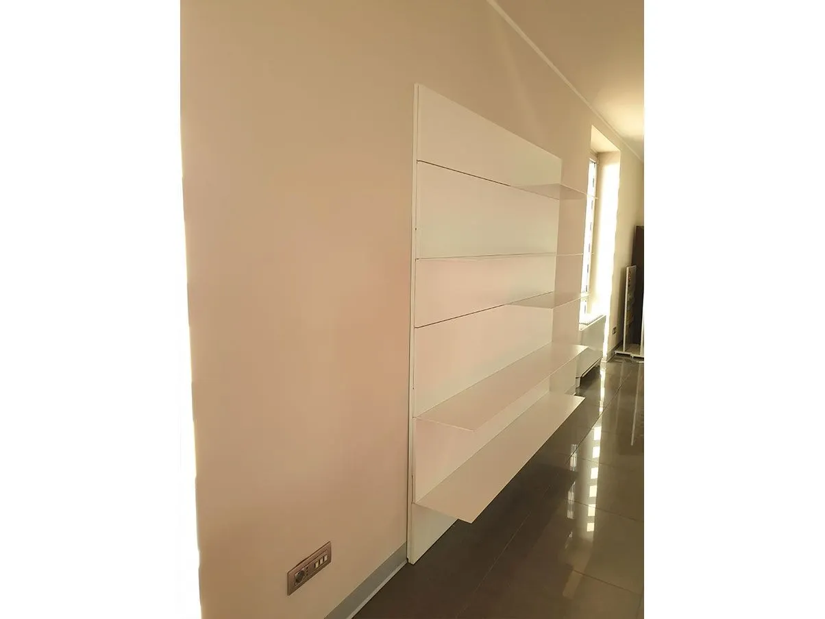 Libreria Load It con mensole in acciaio verniciato (bianco), Porro 4