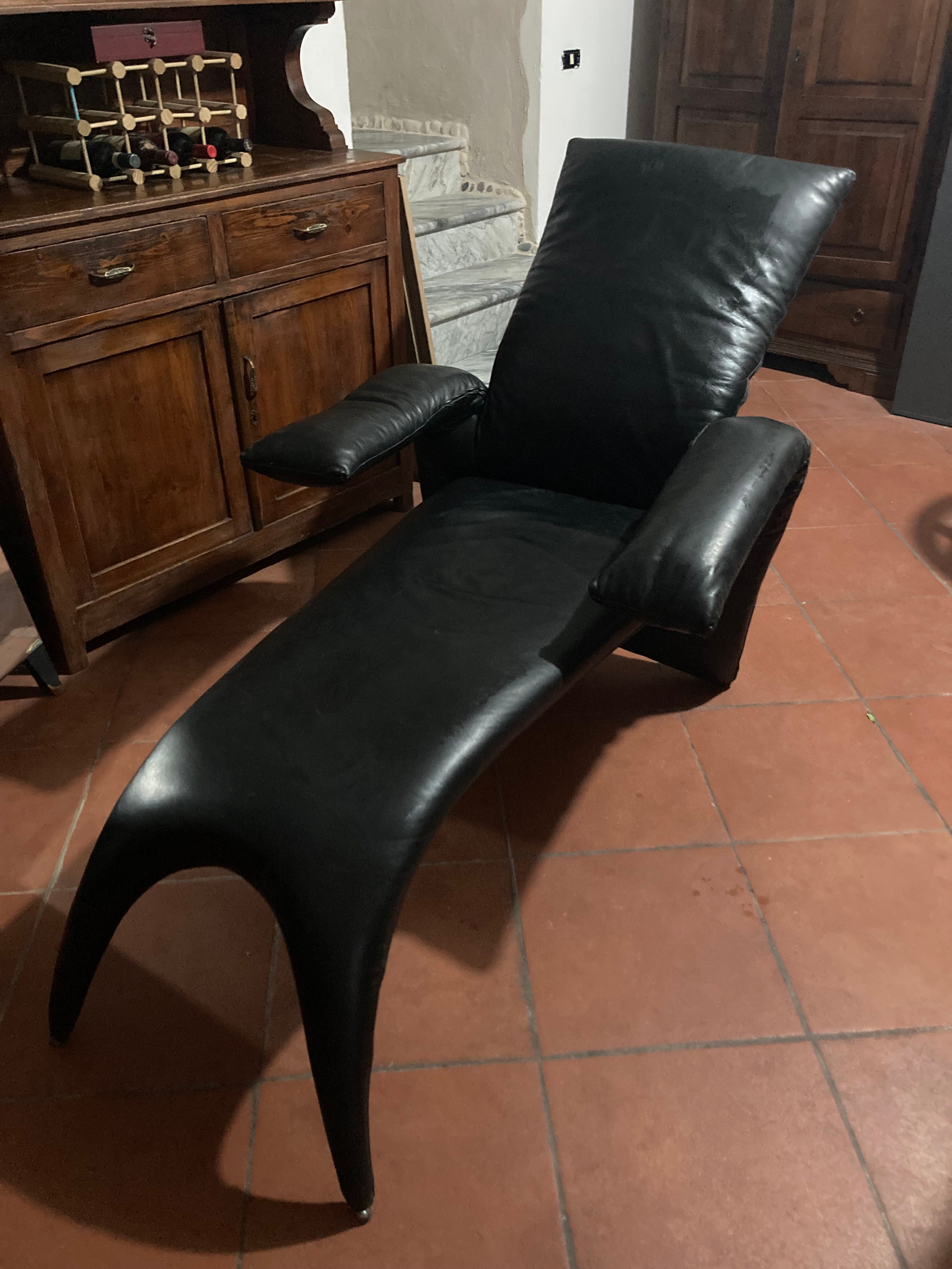 Black Leather Chaise Lounge (1980s/1990s) Main