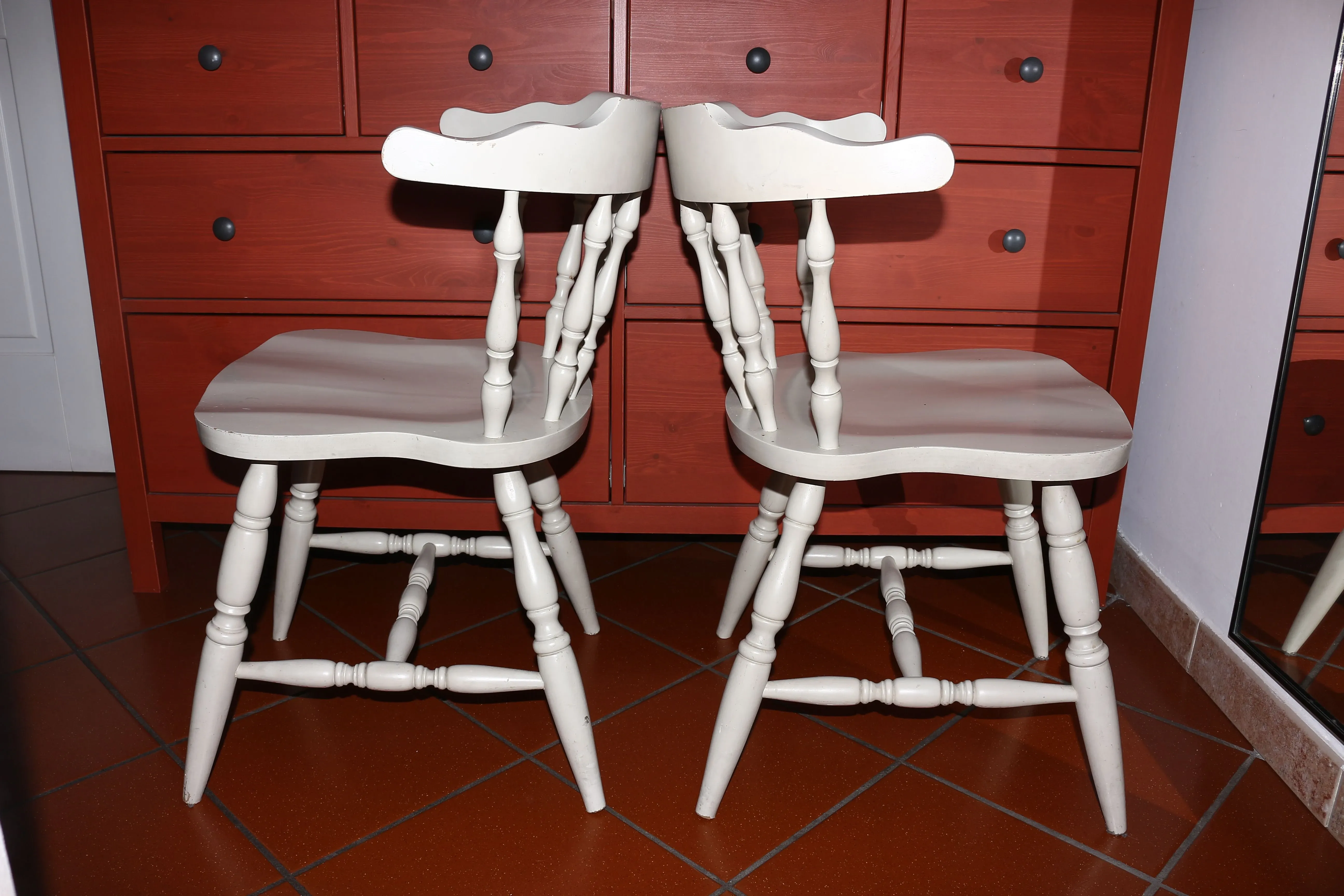 Set of 2 white colonial style wooden chairs  2