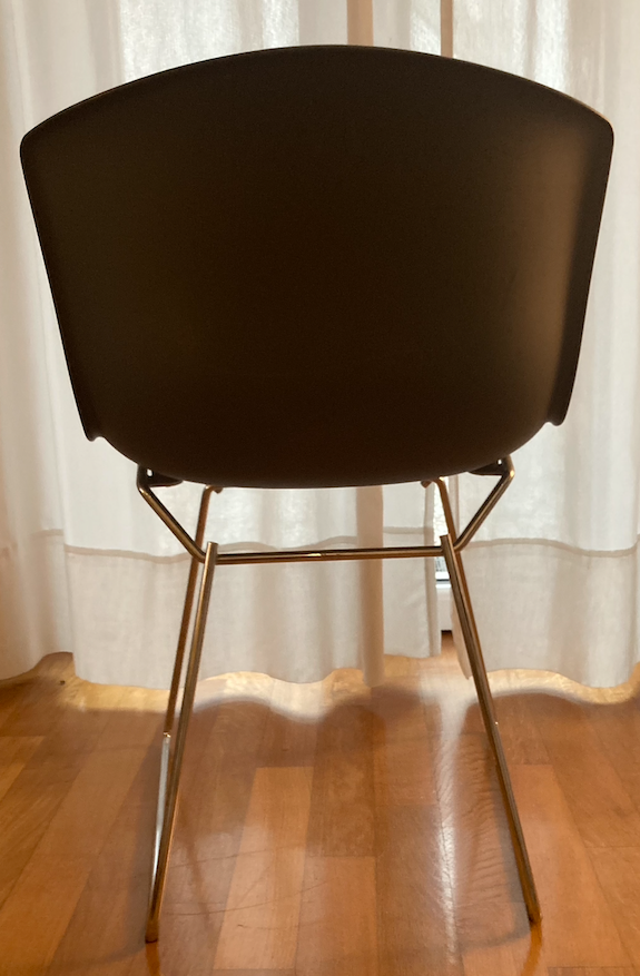 Ensemble de 4 chaises Bertoia Side en plastique colorées Details